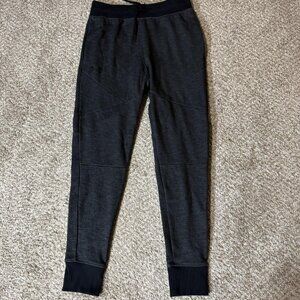 Under Armour Jogger Pants Mens Medium Black Gray Fitted Tapered Athletic 1347273